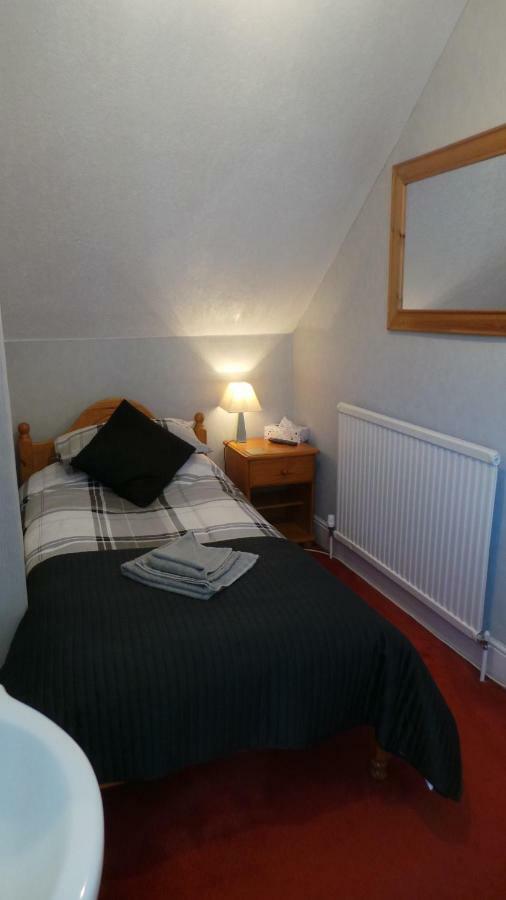 The Oakcliffe 3*